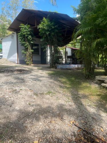 Selváticos Lodge El Remate ruta a Tikal (Selvaticos Lodge El Remate ruta a Tikal) in El Remate