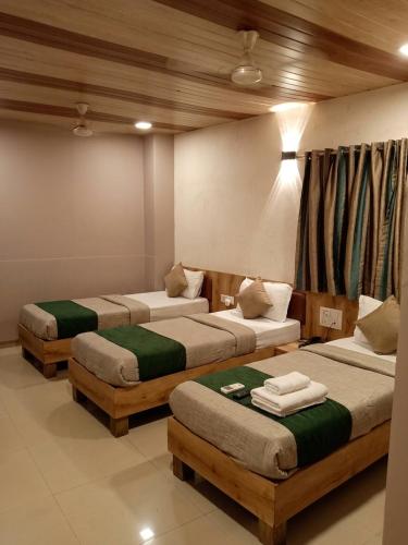 Hotel Airport International Inn - Near Mumbai Airport , BKC Visa Consulate, Jio Convention Center