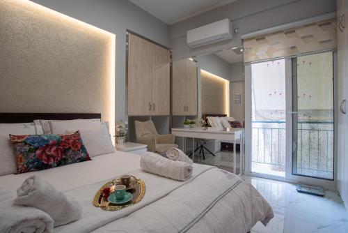 Athens Hidden Gem Smyrnis, Афины