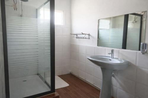 Chez Norah - Grand appartement calme air pur et wi-fi - image 4
