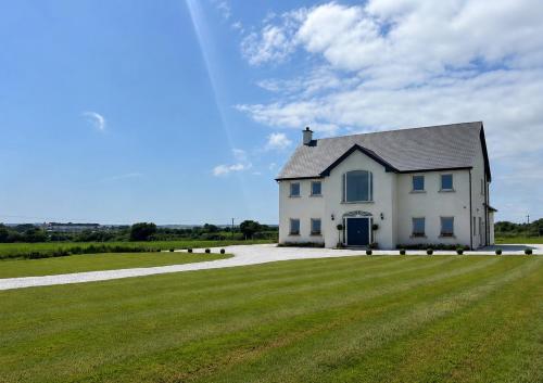 Eastbury House near Garryvoe Hotel & Ballymaloe House in Garryvoe