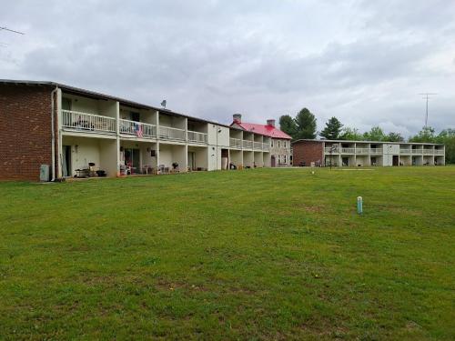 Hometown Inn Staunton in Greenville, USA