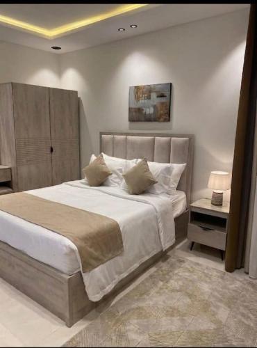 Aura Downtown Suites - image 3