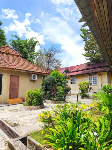 ทัศนียภาพภายนอกโรงแรม, Hotel Tanah Merah in ตานะห์ มระห์