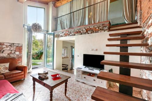 La Maison Du Lac - 50 meters from Lake , Private Parking&BBQ - Happy Rentals in Monvalle