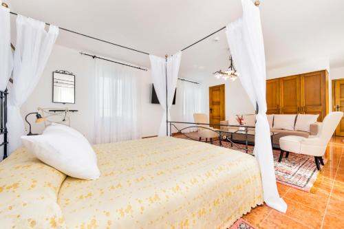 Villetta Phasiana Room Type - Deluxe Suite with Sea View
