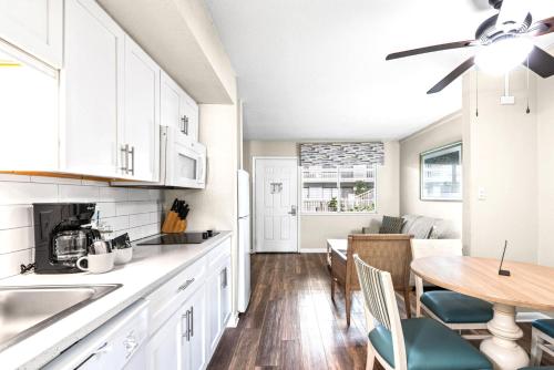 Kitchen, Club Destin Condos in Destin (FL)