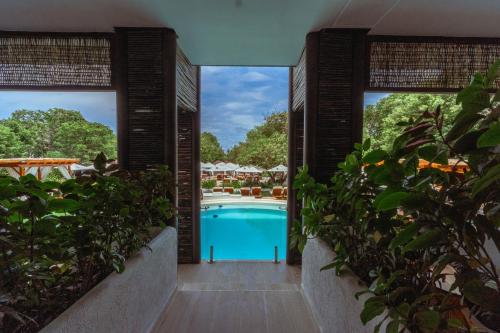 Swimming pool, Pao Pao Cartagena in Rosario Islands