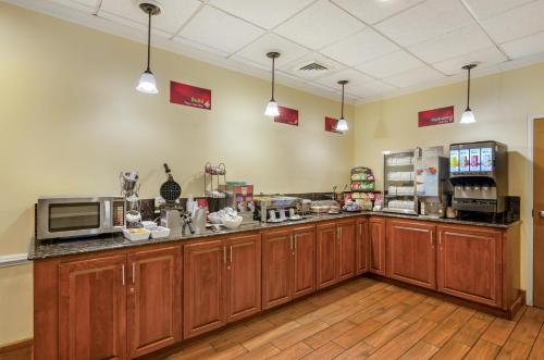 BEST WESTERN PLUS Inn at Valley View - image 37