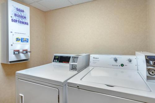 BEST WESTERN PLUS Inn at Valley View - image 42