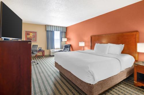 BEST WESTERN PLUS Inn at Valley View - image 34