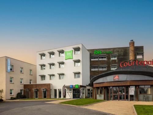 IBIS Budget Pontivy Hotel de charme La Houssaie