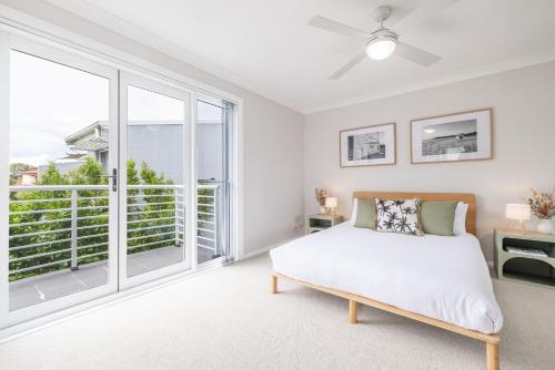 Sandcastles 1 8 Ala Moana Way - air conditioned townhouse with Wi-Fi and Complex Pool - image 4
