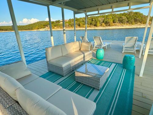 Létesítmények, Luxury Lake House w/ Heated Pool & Multiple Spas in Jonestown (TX)