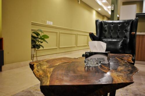 Goldcrest Mall & Residency - Serviced Apartments by Alvis Suite - DHA Phase 4 - image 5