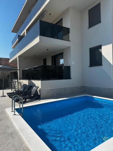 Palm Blues – khách sạn tại Vodice