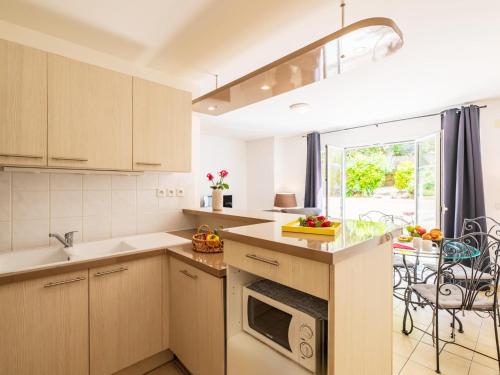 Central Arcachon Apartment Stay - image 2