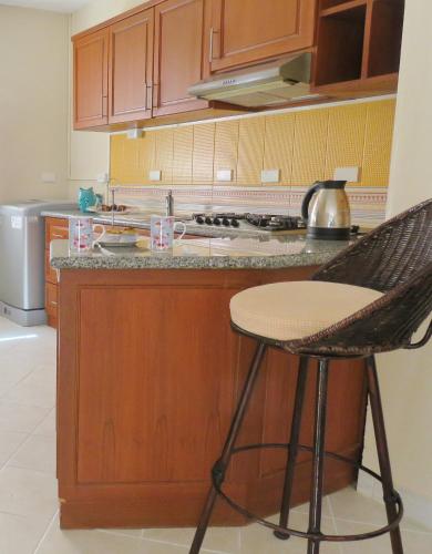 BUTTERFLY GARDEN BOUTIQUE RESIDENCE by Luxury View EX LG Apts and Villas, A Lifestyle Destination 1 to 3 bedroom units 110 to 190 sqmtr, 2 FULL Bathrooms, Rain shower, Complete kitchen, FREE Fast Fiber WIFI, 55