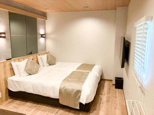 Standard Twin Room with Private Bathroom