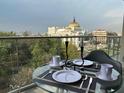 Loft nuevo de lujo con balcón y vista histórica de la Ciudad de México