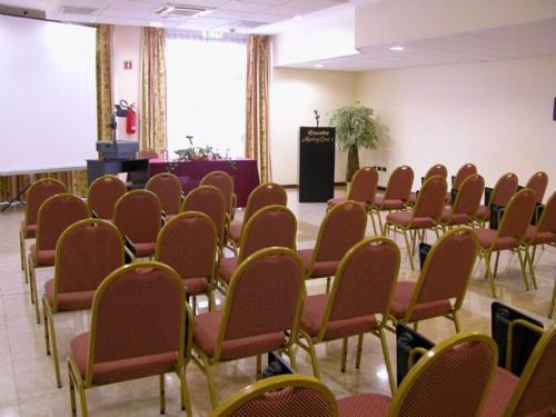 Hotel Executive Meeting & Events - image 14