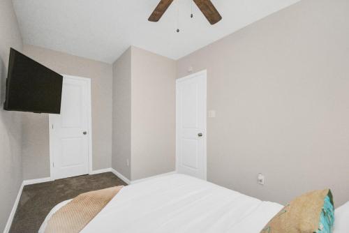 The Yellow Door Retreat in Houston