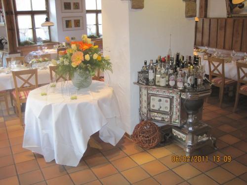 Ellenbergs Restaurant & Hotel - image 5