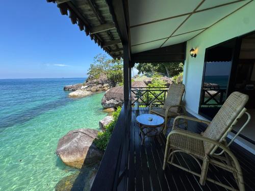 Minang Cove Resort in Kampung Nipah