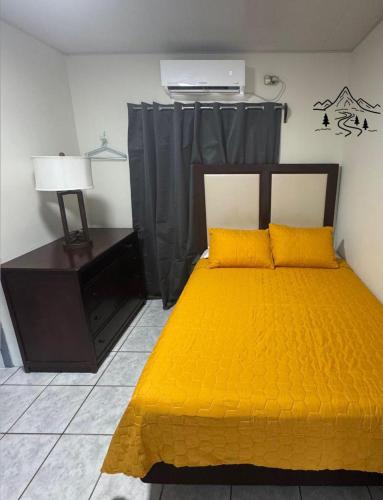 Piñas Room (Pinas Room) in El Pino