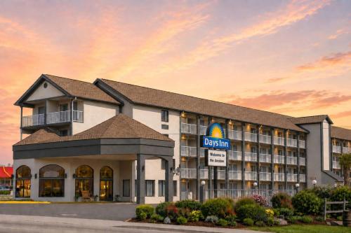 Days Inn by Wyndham Apple Valley Pigeon Forge/Sevierville