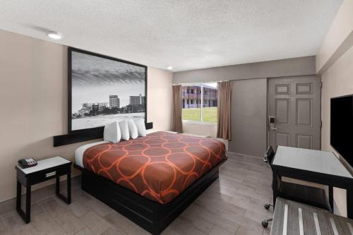 Super 8 by Wyndham Biloxi at the Beach, Biloxi