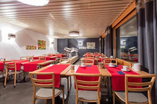 Restaurant, Hotel du Lac in Crans Montana