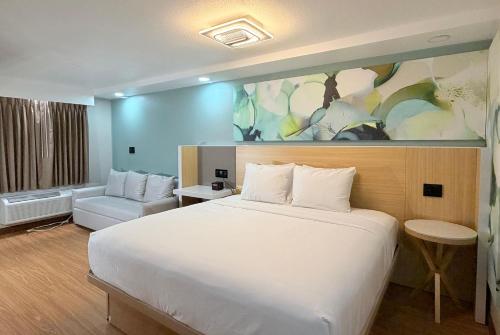 Sunflower Inn and Suites