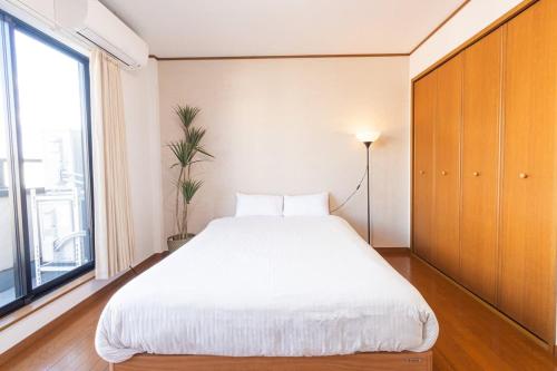 Family-Friendly 100m Squared Free Parking 5min train-Namba in Nishinari Ward
