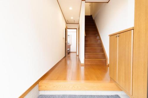 Family-Friendly 100m Squared Free Parking 5min train-Namba in Nishinari Ward