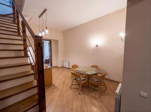 设施服务, Stylish & Spacious Duplex 2BR in Mtatsminda in 提比里斯城
