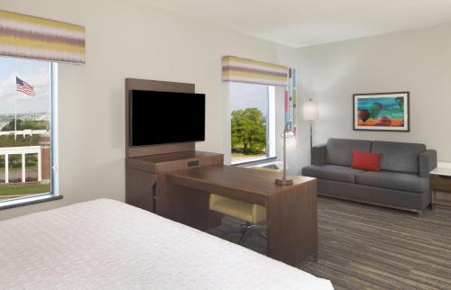 Hampton Inn & Suites Natchez - image 26