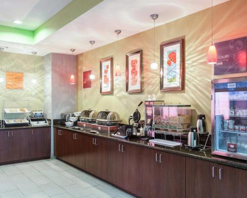 Comfort Suites Greenville - image 28