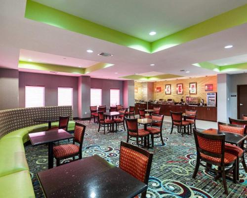 Comfort Suites Greenville - image 25