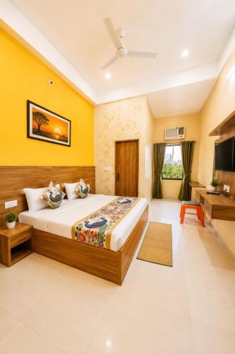 Cosmic Elite Krishiva Hotel Vrindavan - Affordable Rooms at Central Location - Vrindavan Cosmic Elite Krishiva Hotel Vrindavan - Affordable Rooms at Central Location - Vrindavan