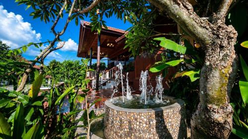 Leelawadee resort Si-khoraphum Surin - ลีลาวดี รีสอร์ท ที่พักศีขรภูมิ สุรินทร์ in 是卡拉逢