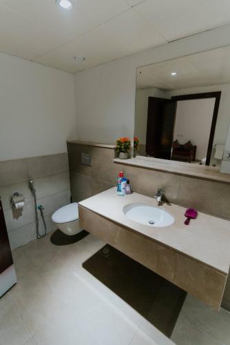 Serenity Suites By One Constitution Avenue - image 11