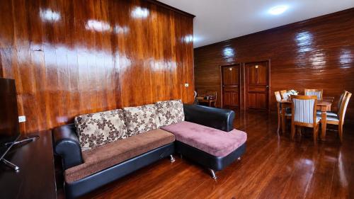 Leelawadee resort Si-khoraphum Surin - ลีลาวดี รีสอร์ท ที่พักศีขรภูมิ สุรินทร์ in 是卡拉逢