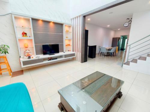 Vi Homestay Taman Tunku – khách sạn tại Bakam