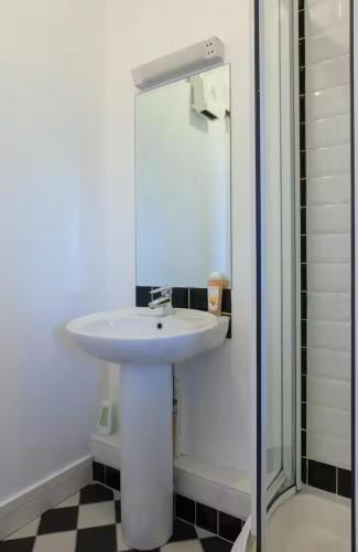 Waterfront Views 2 Beds 2 Baths - image 9