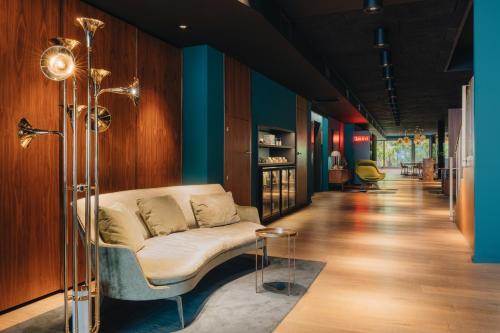 Yurbban Trafalgar Hotel - image 23
