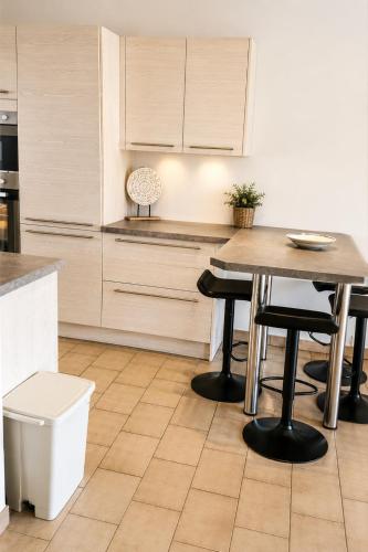 Escale Eucalyptus - Pool & Private Parking in Avenue de Cannes