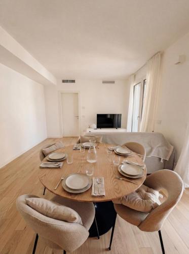 Milano - New 70 sqm Apartment with Balcony and Gym