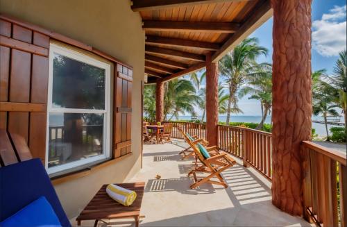 Зовнішній вигляд готелю, Indigo Beach Homes 5A in Амбергріс Кей