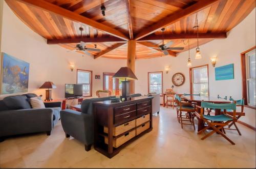 Зовнішній вигляд готелю, Indigo Beach Homes 5A in Амбергріс Кей